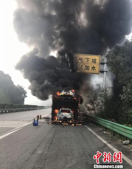 最新高速公路货车起火事件深度解析与探讨