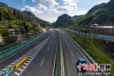 织普高速公路最新照片，展现现代化交通建设的壮观景象