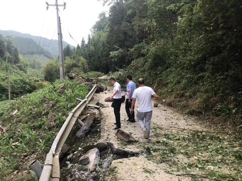 雅安地震最新情况报告更新，实时了解最新动态