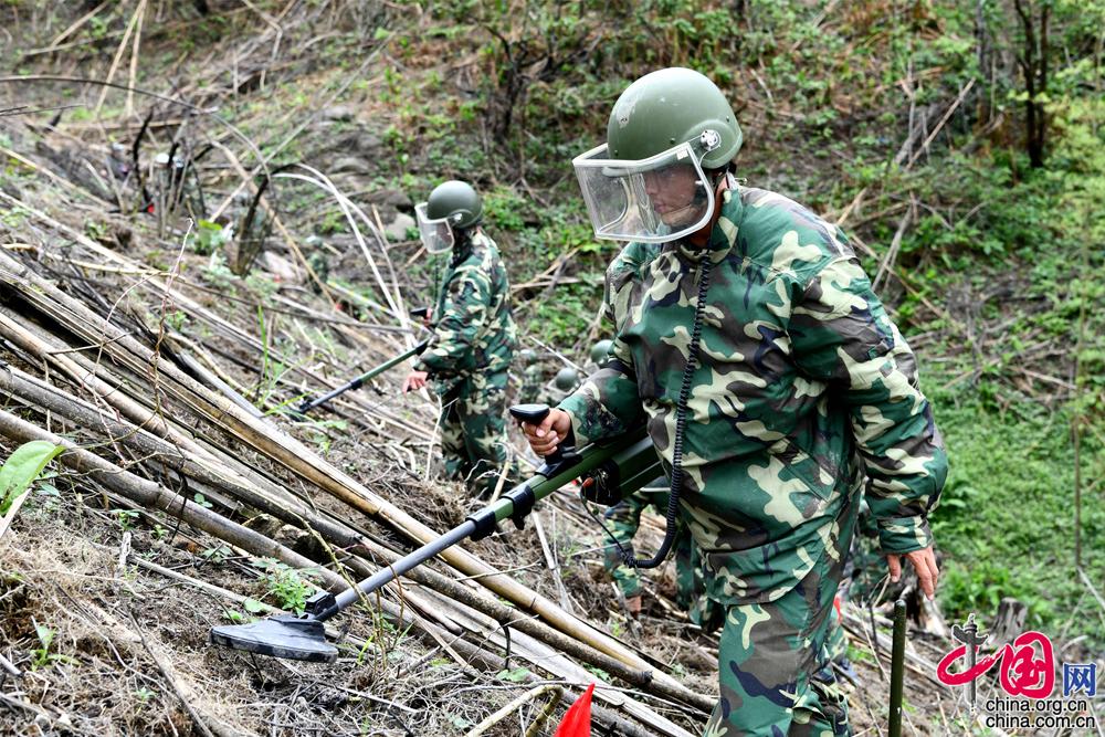 管家婆一肖一码最准资料180期_部队穿越哀牢山现场画面,实地数据验证分析_Ultra27.26.47