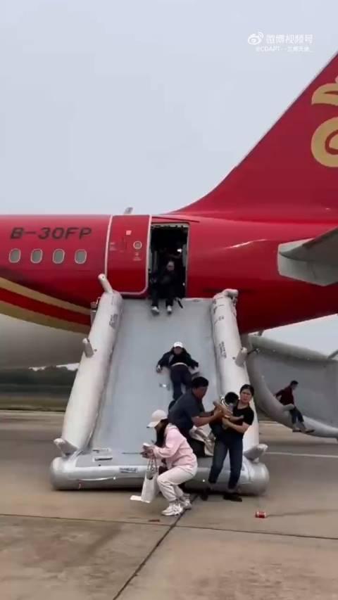 深圳航空航班客舱烟雾事件，分析与观点阐述