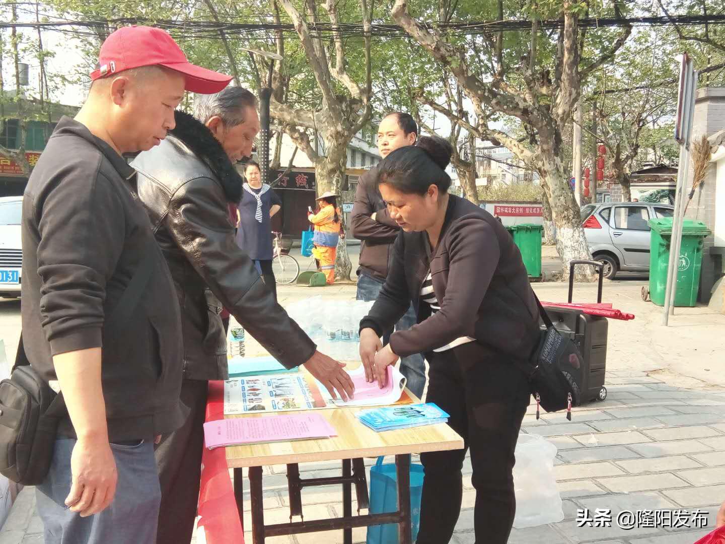 违建宿舍沿河占绿长达十二年，环保问题待解决