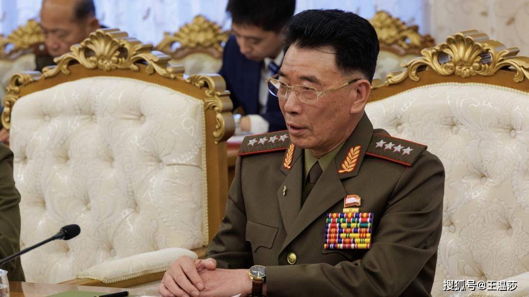 金正恩阐述强硬军事政治立场，坚定捍卫国家安全与利益