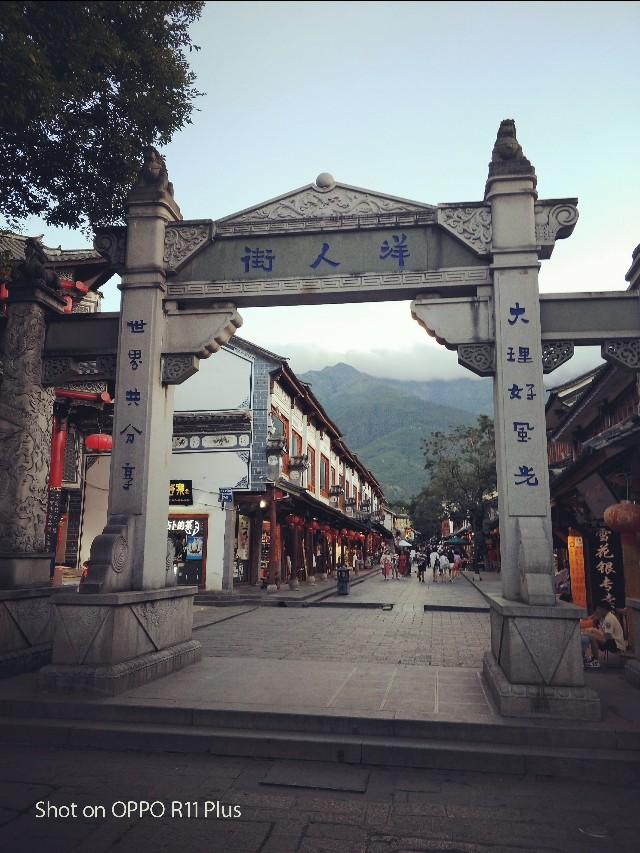 云南跟团惊魂记，隐秘小巷特色小店背后的导游威胁揭秘