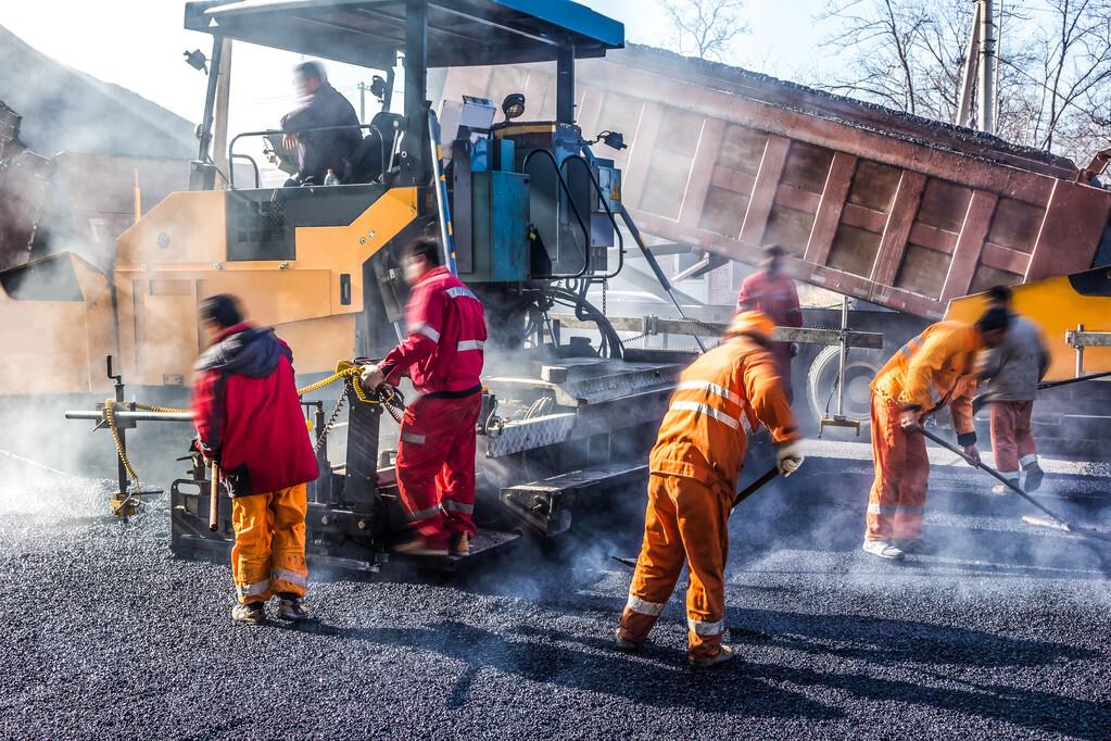 道路沥青最新价格表及其背后的故事